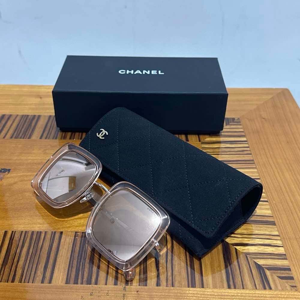 Chanel Square Silver Stainless steel Plastic Very good - Inside View