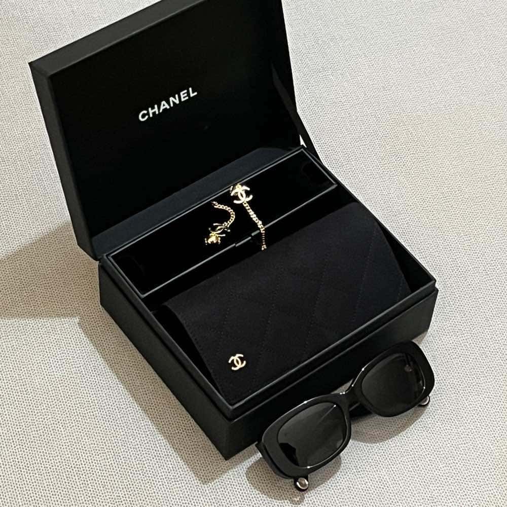 Chanel Rectangle Black Acetate Plastic Very good - Inside View
