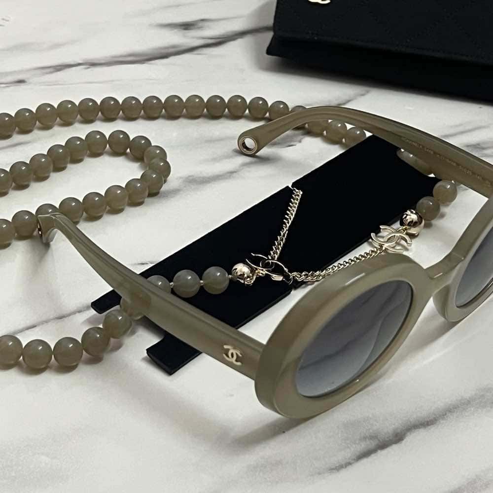 Chanel Round Camel Acetate Glass Never worn - Inside View