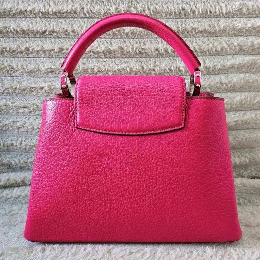 Louis Vuitton Capucines BB Pink Leather Silver Good condition - Model View