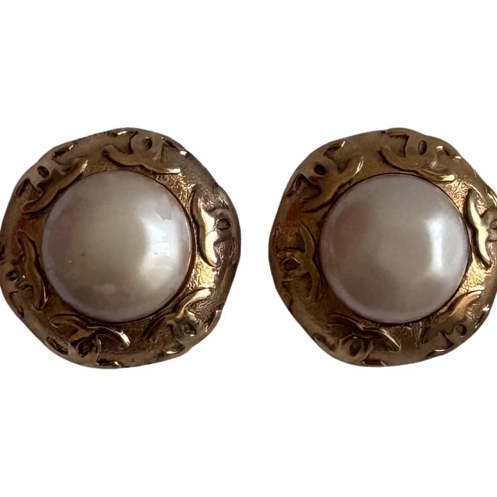 Chanel Faux Pearl CC Earrings Gold Very good - Front View