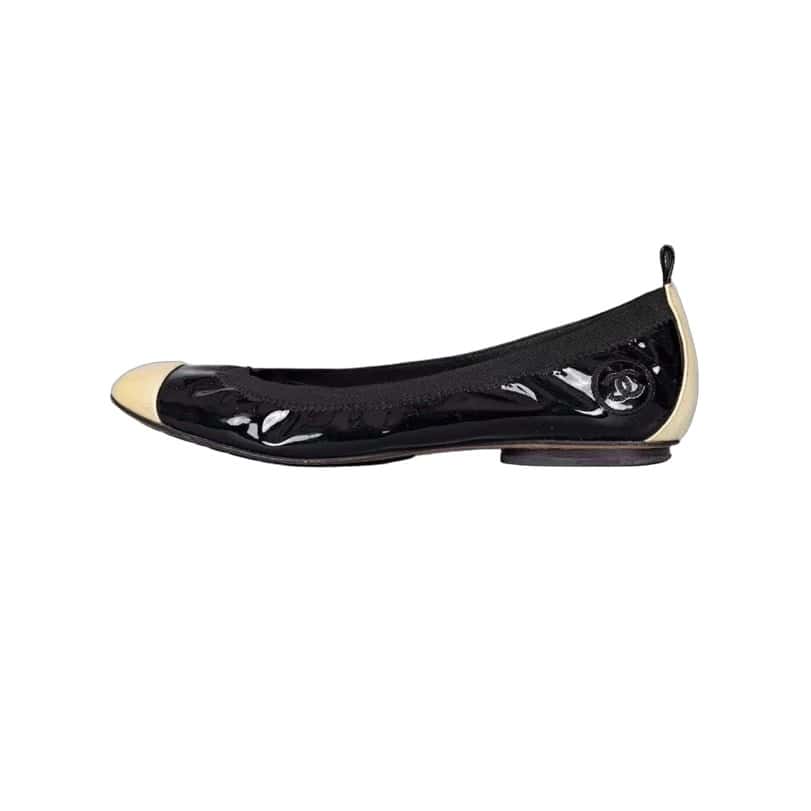 Chanel Chanel Black Patent Leather Ballerina Flats - Size 39.5 pre-owned Black Leather Good - Front View