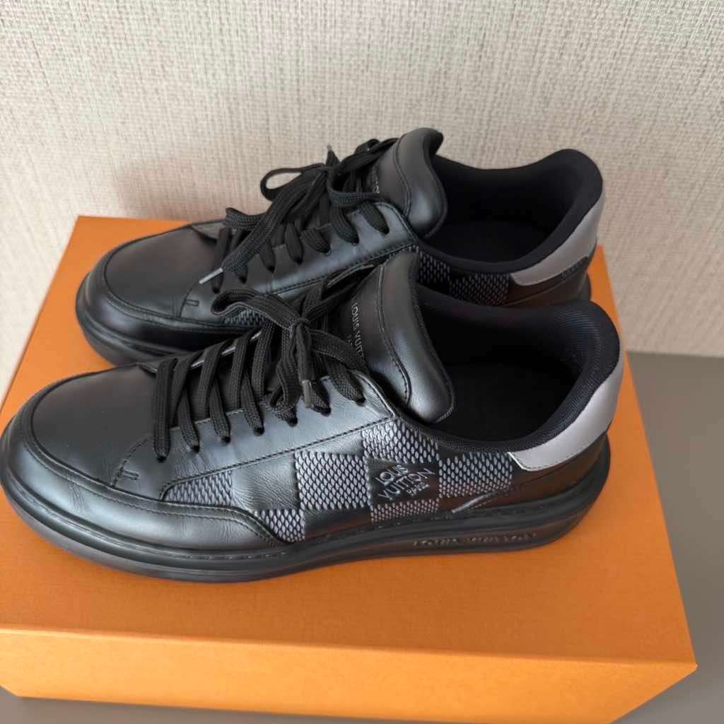 Louis Vuitton LV Trainers Black Leather Very good condition - Back View