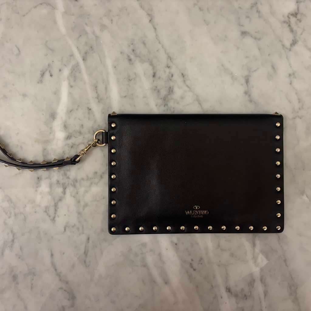 Valentino Garavani Rockstud Clutch Black Leather Gold Very good condition - Back View