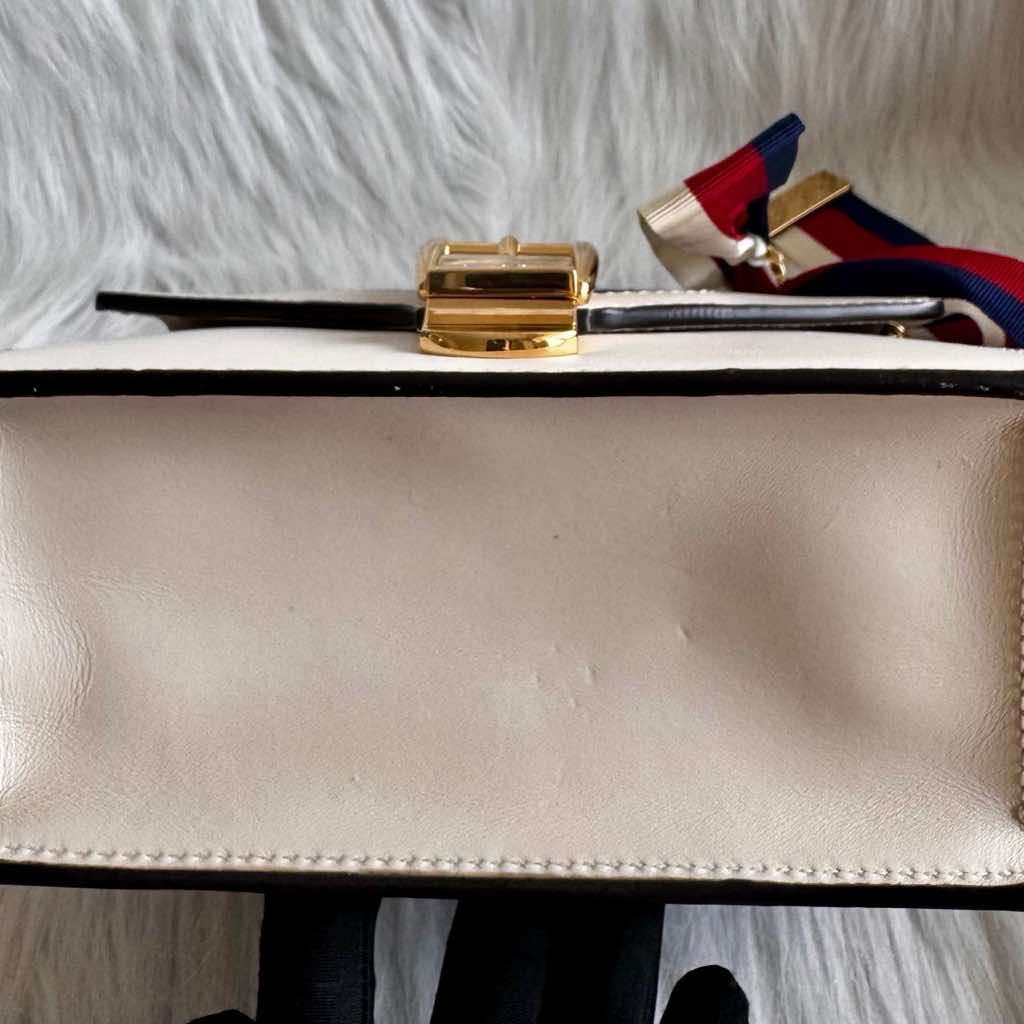 Gucci Sylvie White Mini Chain White Leather Very good condition - Inside View