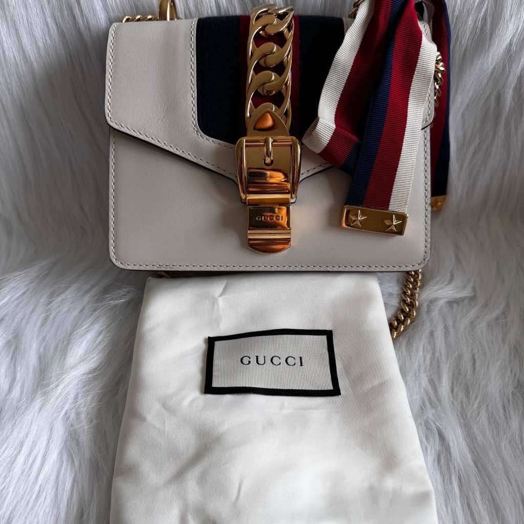 Gucci Sylvie White Mini Chain White Leather Very good condition - Box View