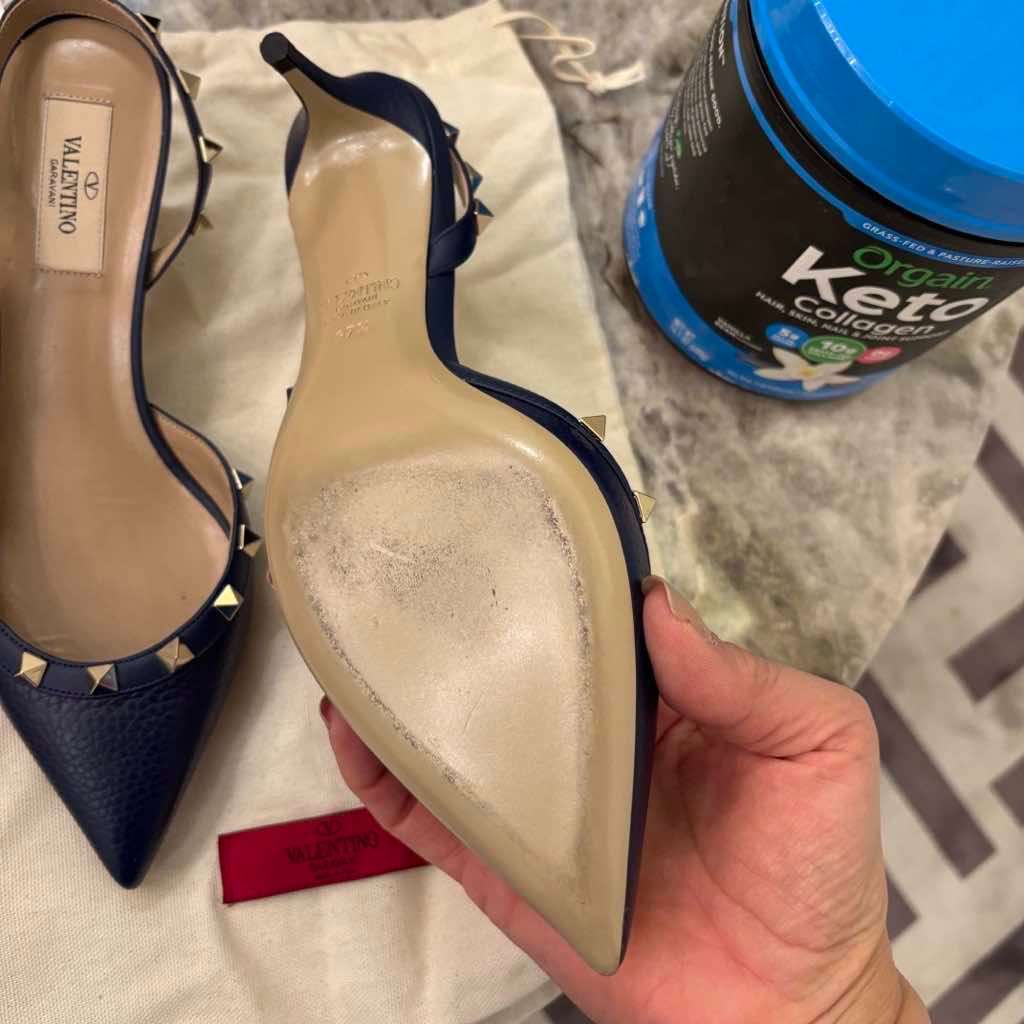 Valentino Garavani Kitten Heels Slingback Blue Leather Very good condition - Model View