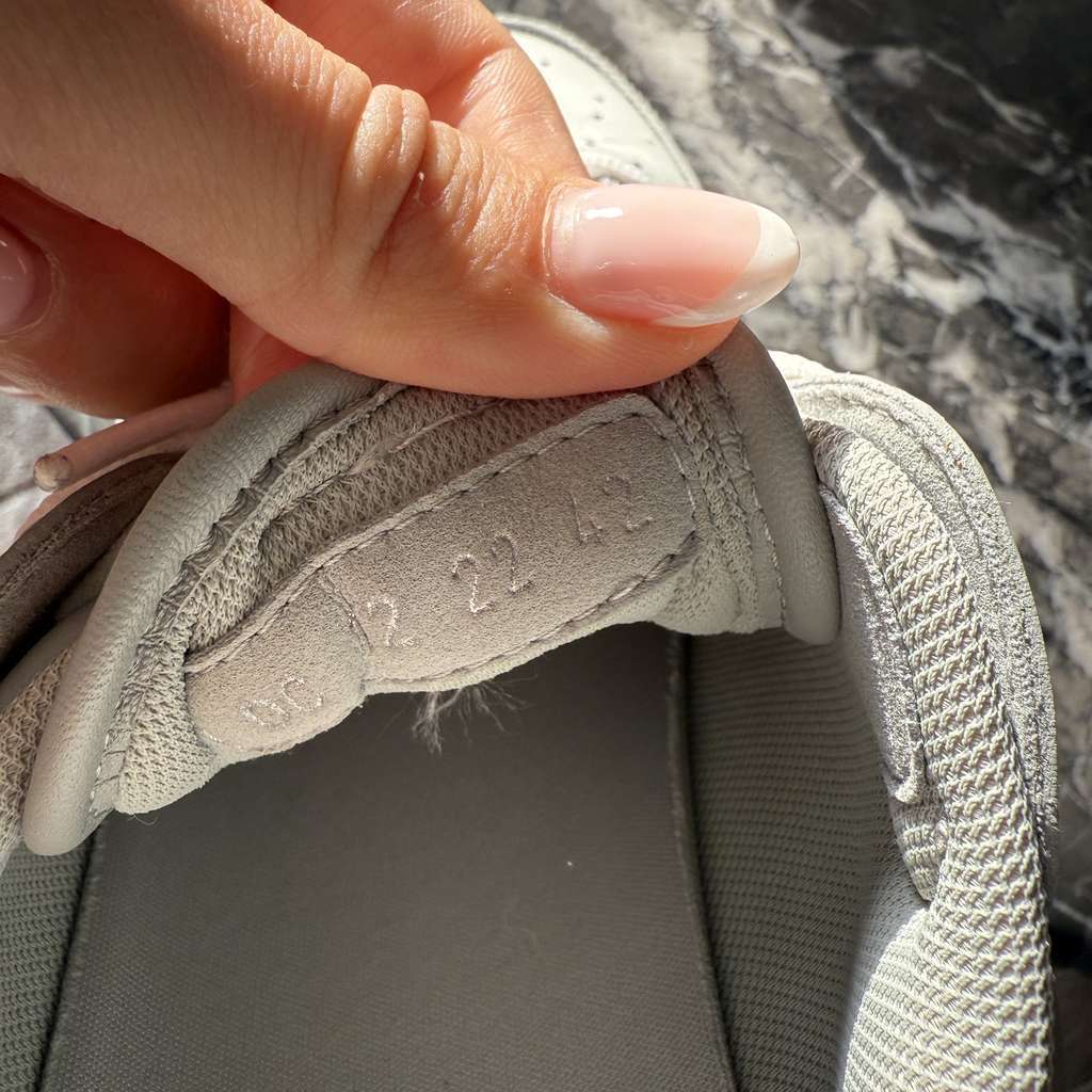 Dior B25 Trainers Silver Cotton Very good condition - Model View