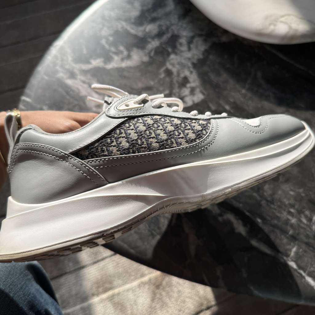 Dior B25 Trainers Silver Cotton Very good condition - Box View