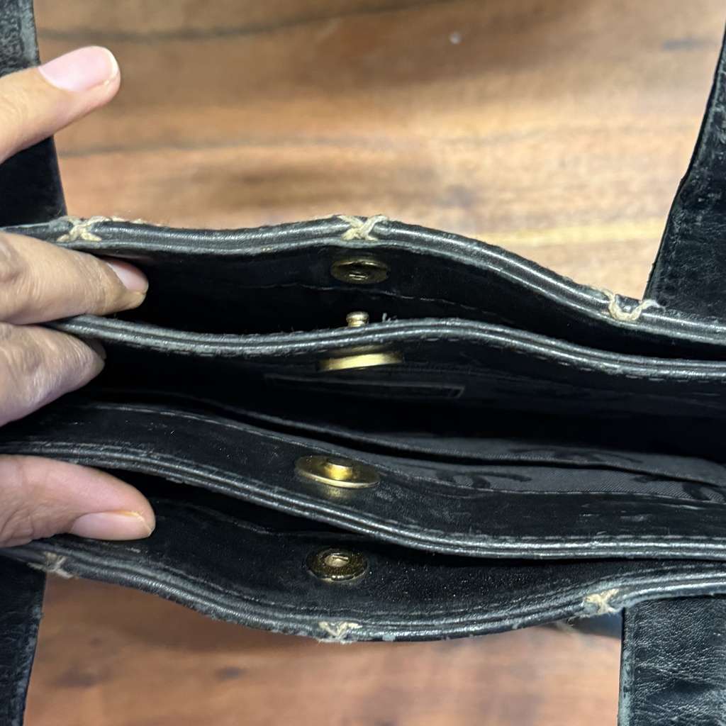 Chanel Small Tote Bag Black Leather Good - Box View