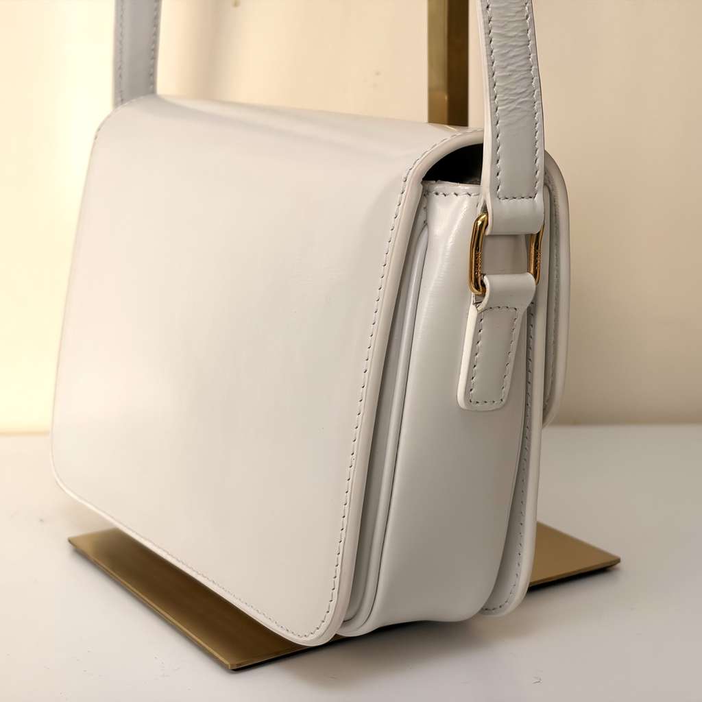 Celine Teen Triomphe Shoulde Bag White Leather Good condition - Model View