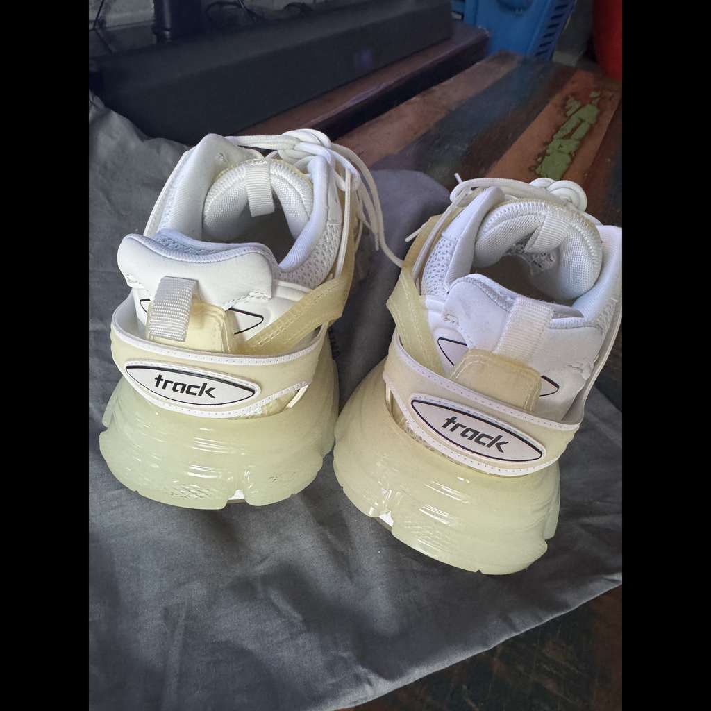 Balenciaga Track White Never worn - Box View