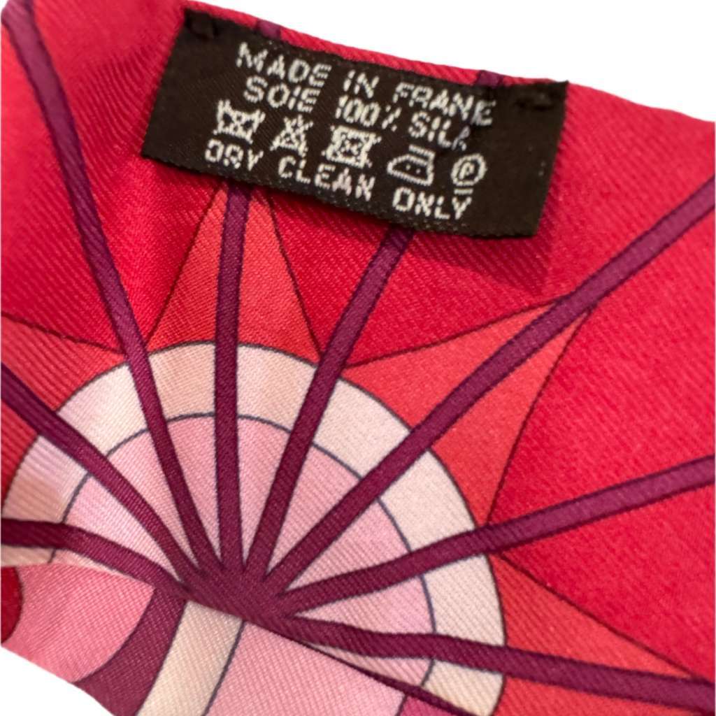 Hermès Twilly Pink & Red Pink Silk Very good condition - Model View