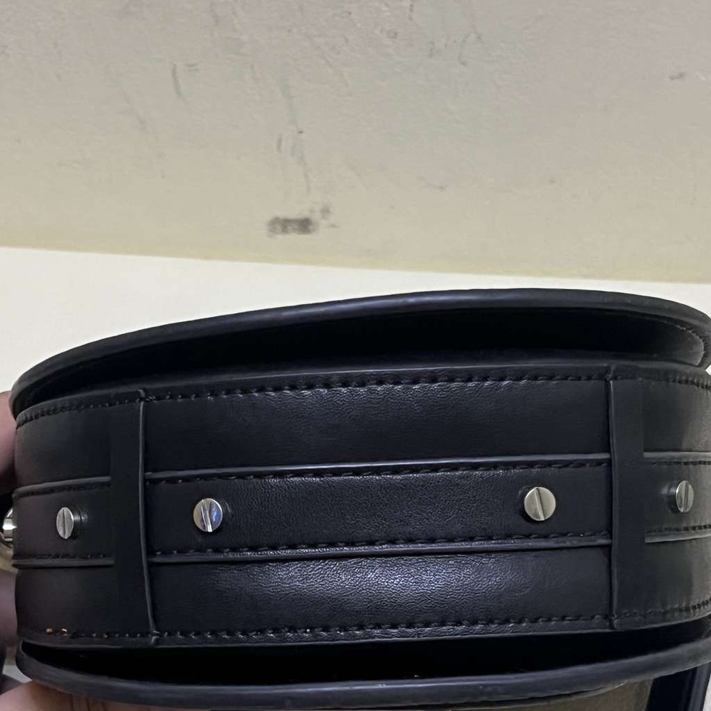 MCM Patricia Black Leather Very good condition - Inside View