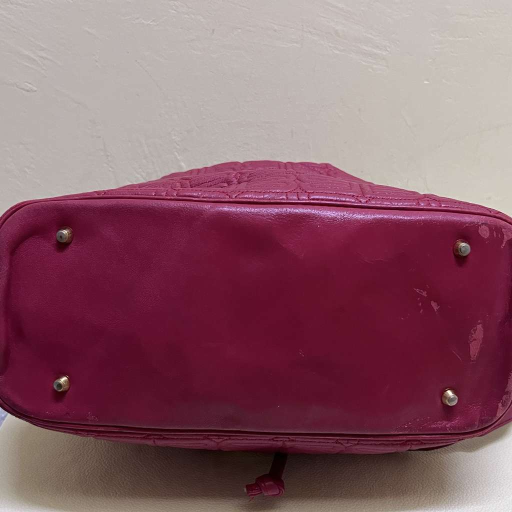 Balenciaga Drawstring Leather in Red Red Leather Very good condition - Model View