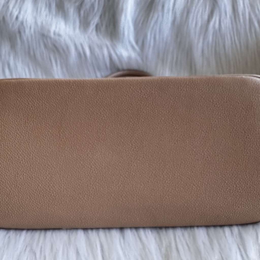 Chanel Beige Medallion Caviar Tote Beige Leather Very good condition - Inside View