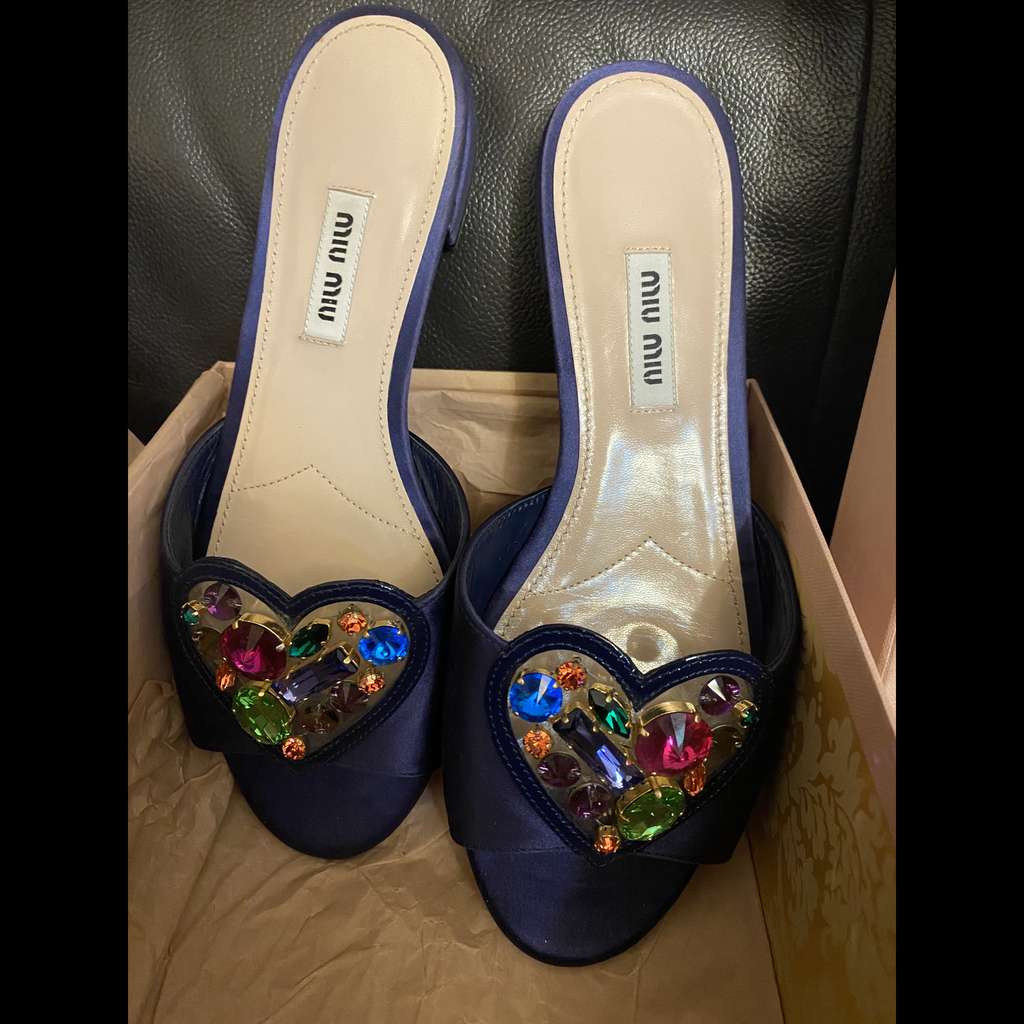 Miu Miu Stunning Miu Miu sandals Purple Satin Very good condition - Model View