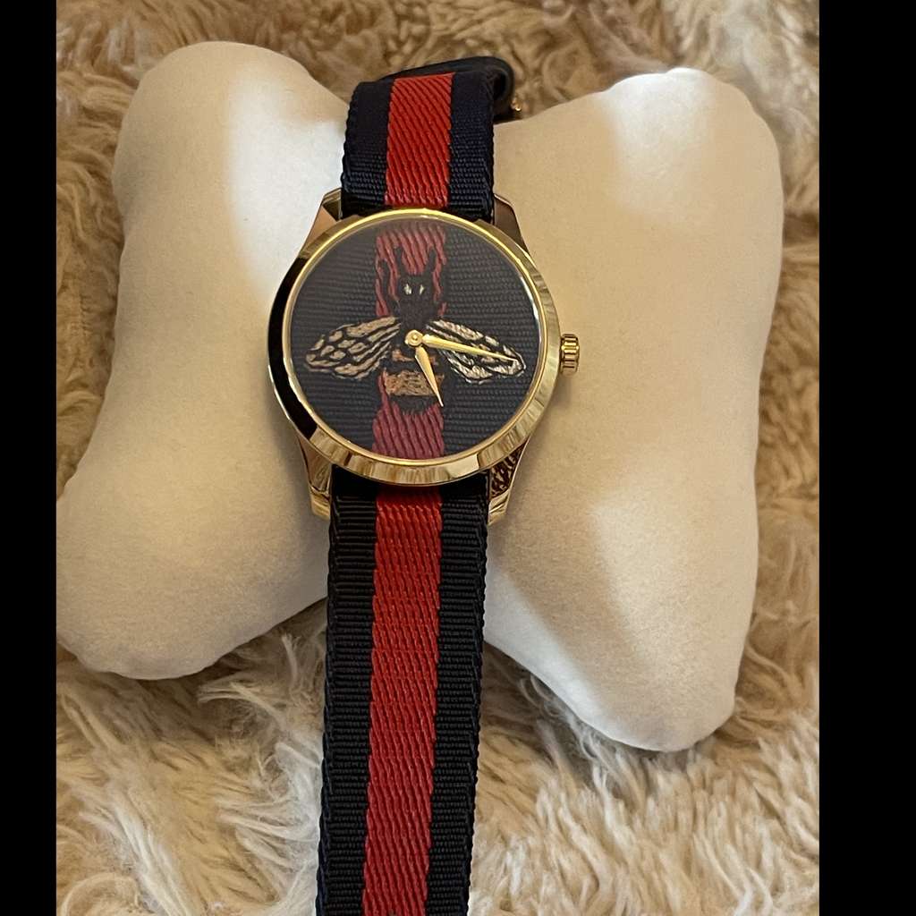 Gucci Beautiful Gucci Watch Gold Never worn - Back View
