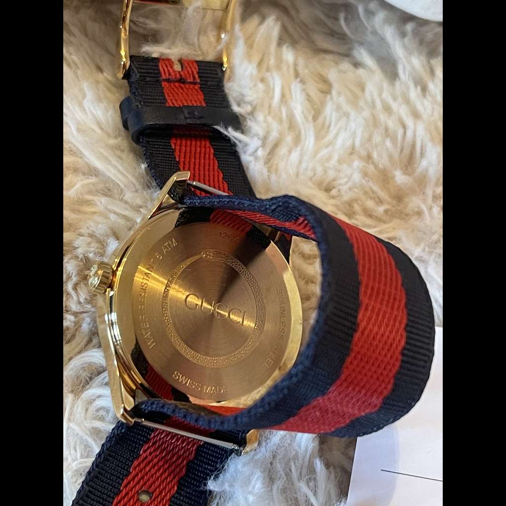 Gucci Beautiful Gucci Watch Gold Never worn - Inside View