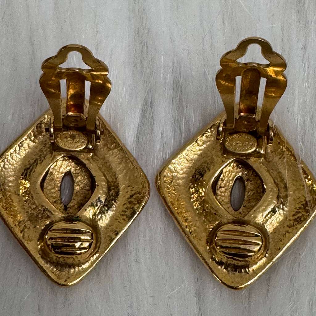 Chanel Coco Mark Clip On Gold Very good - Back View