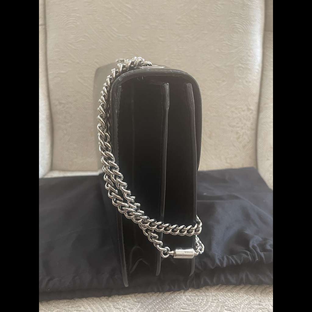 Gucci Patent Leather Interlocking Bag Black Leather Good condition - Model View