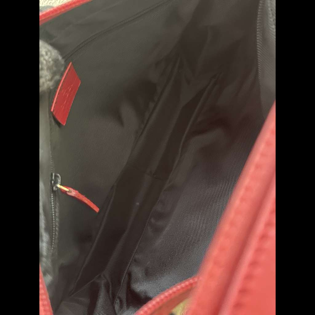Gucci GG Canvas Shoulder Bag Red Canvas Good condition - Inside View