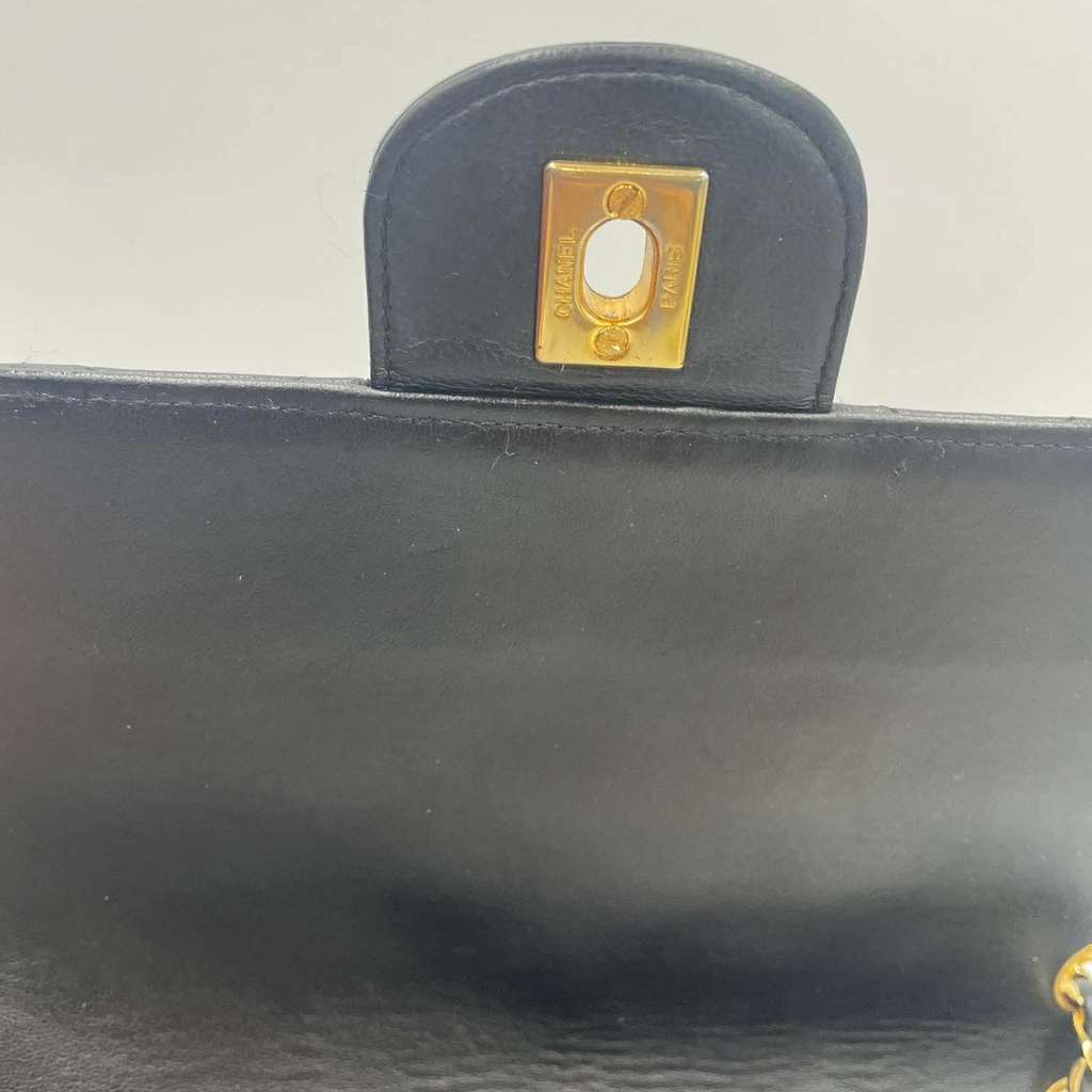Chanel Classic Double Flap Black Leather Very good condition - Box View