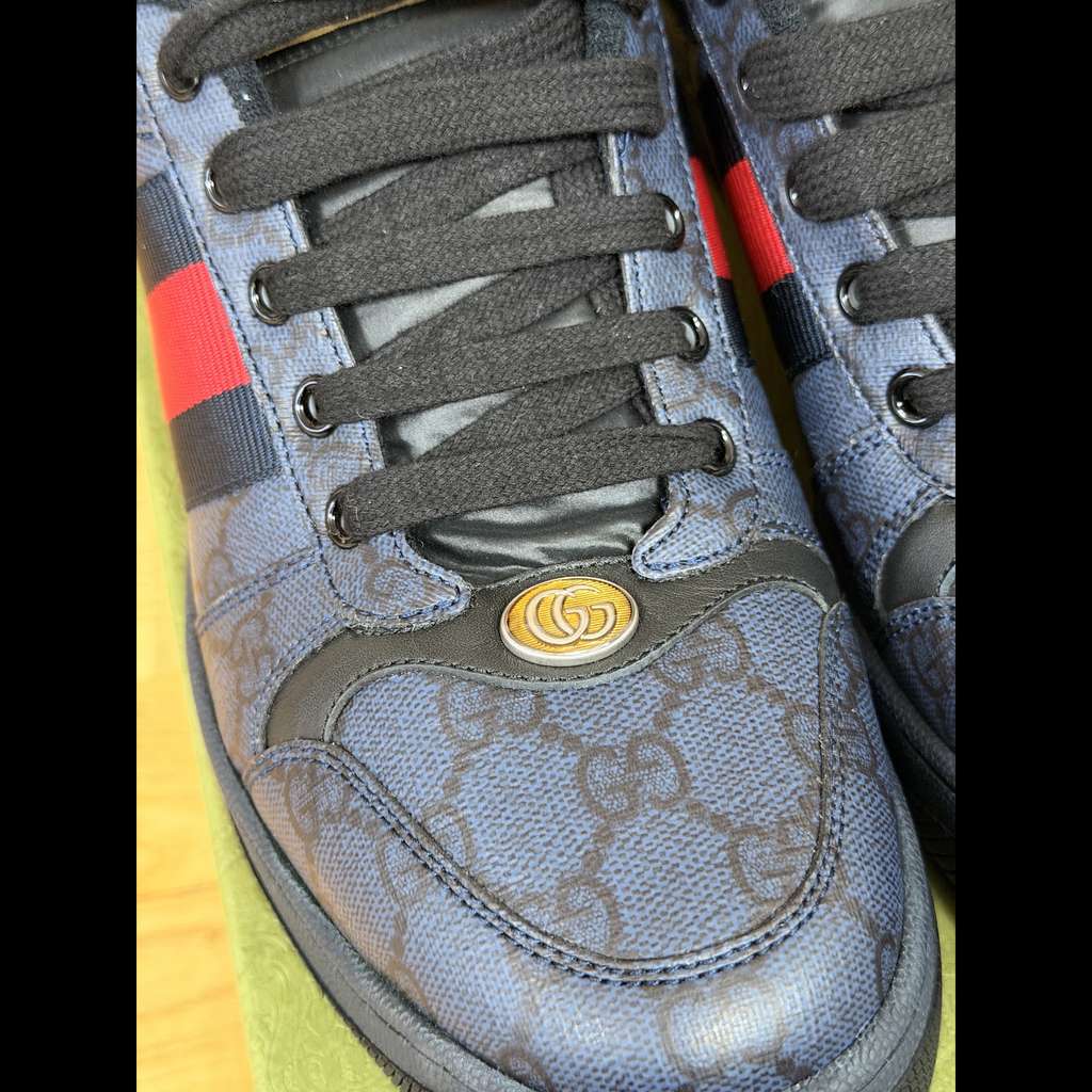 Gucci Screener Navy Leather Never worn - Box View