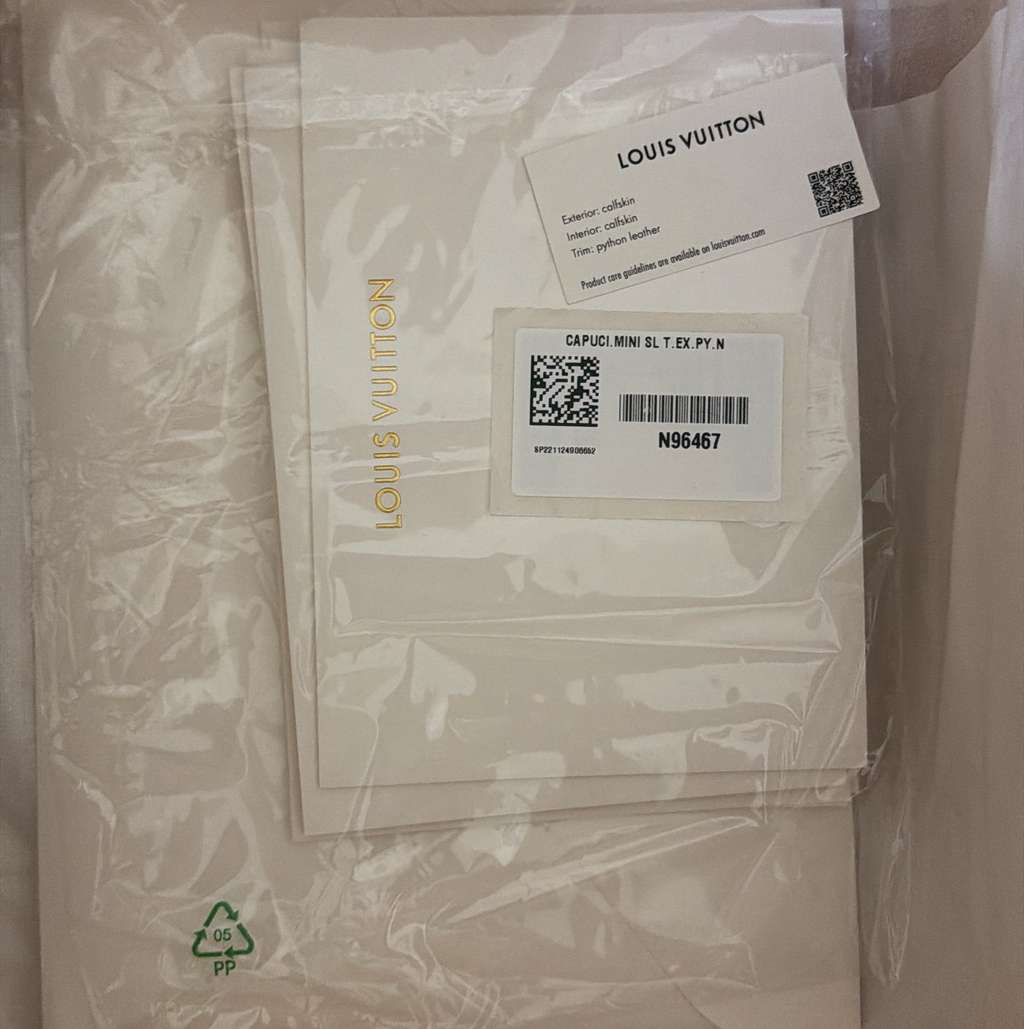 Louis Vuitton Capucines MultiColor Never worn - Box View
