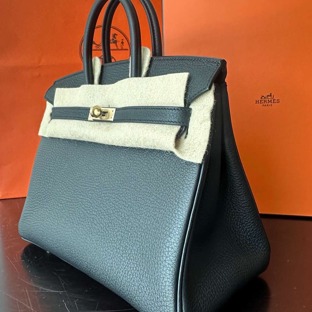 Hermès Birkin 25 Black Gold Black Leather Never worn, with tag - Box View