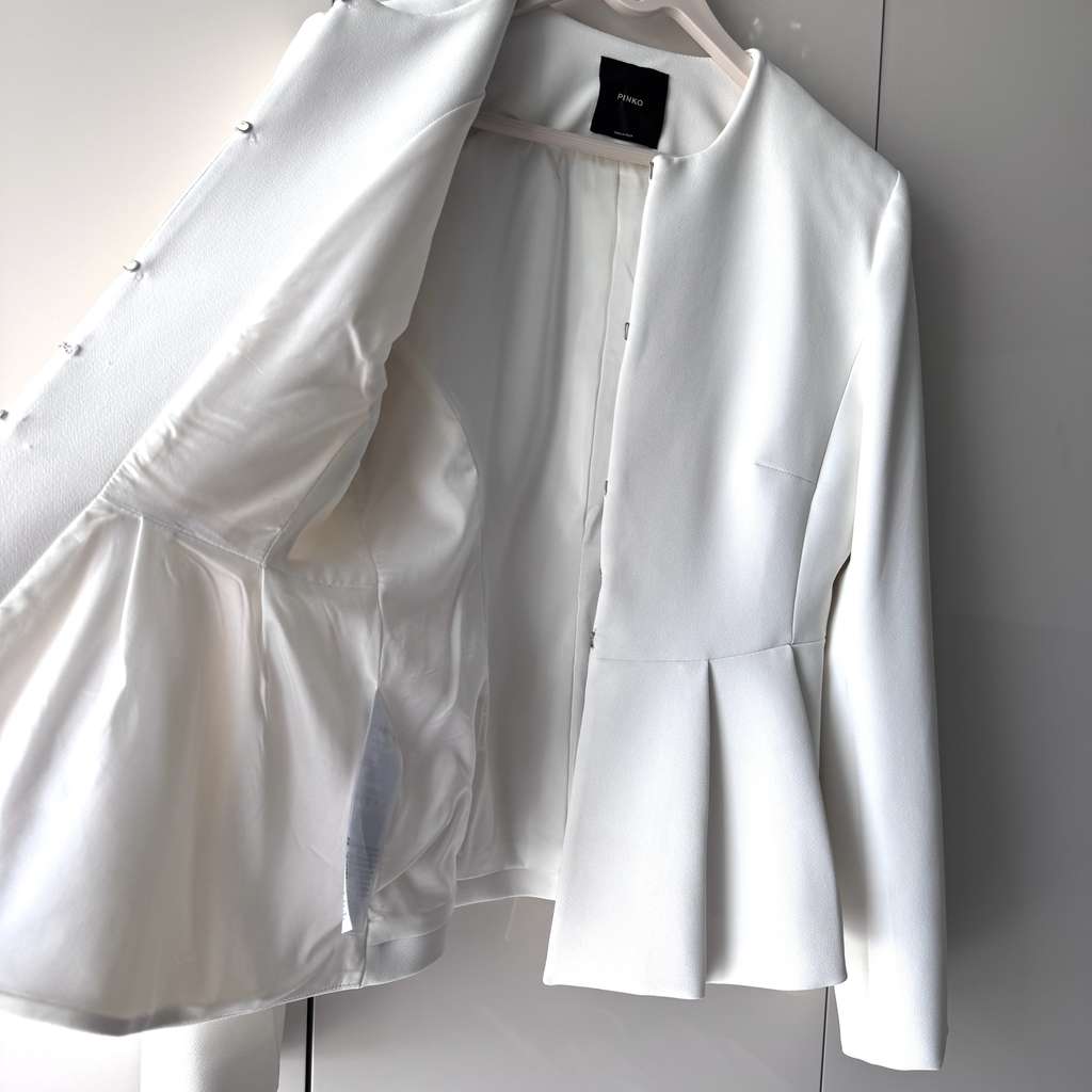 Pinko Blazer and Skirt White Very good - Box View