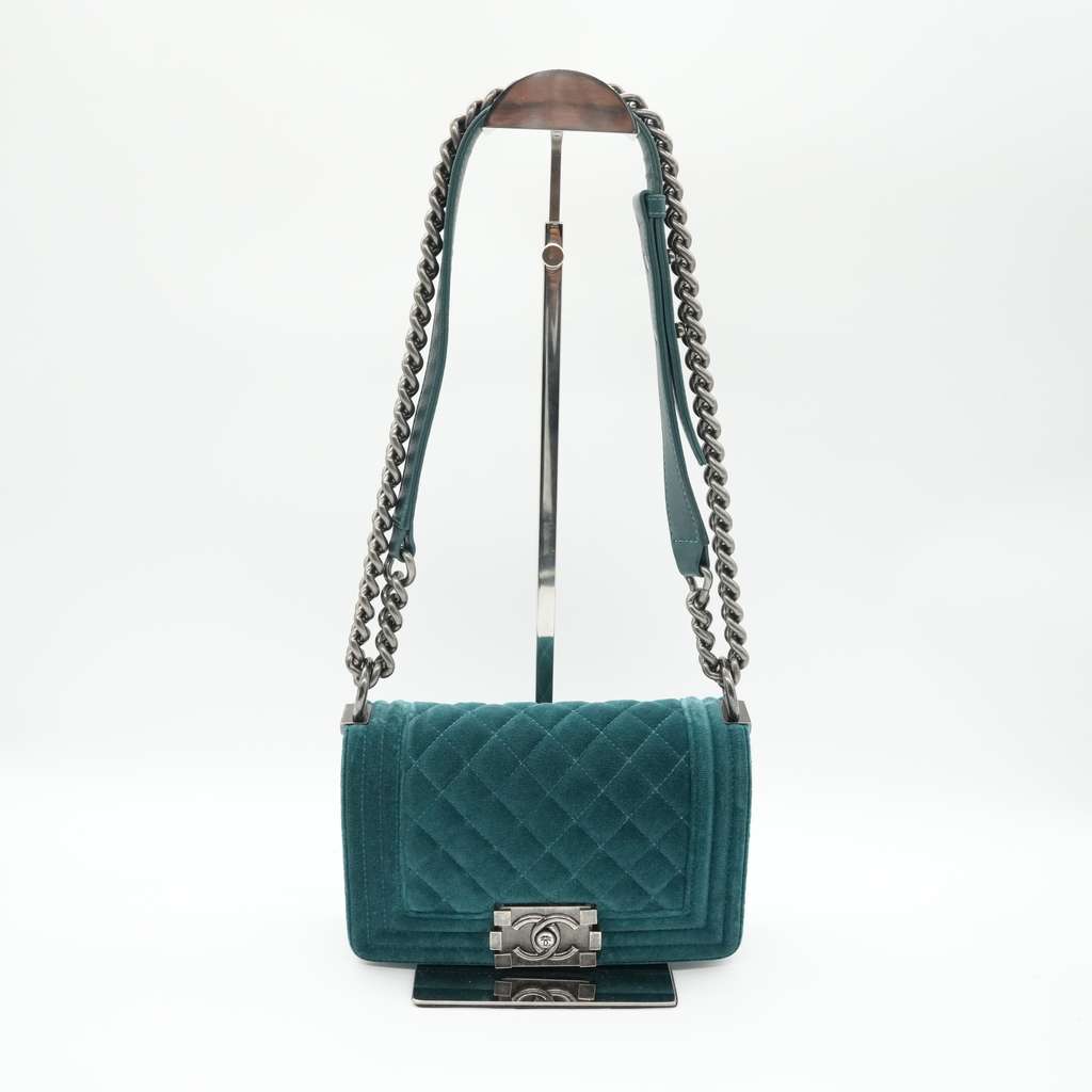 Chanel Boy Small Green Velvet Green Velvet Good - Box View