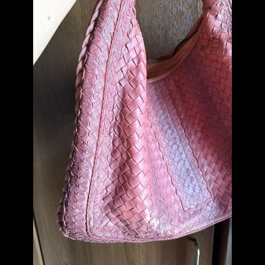Bottega Veneta Intrecciato Hobo Bag Pink Leather Good condition - Box View