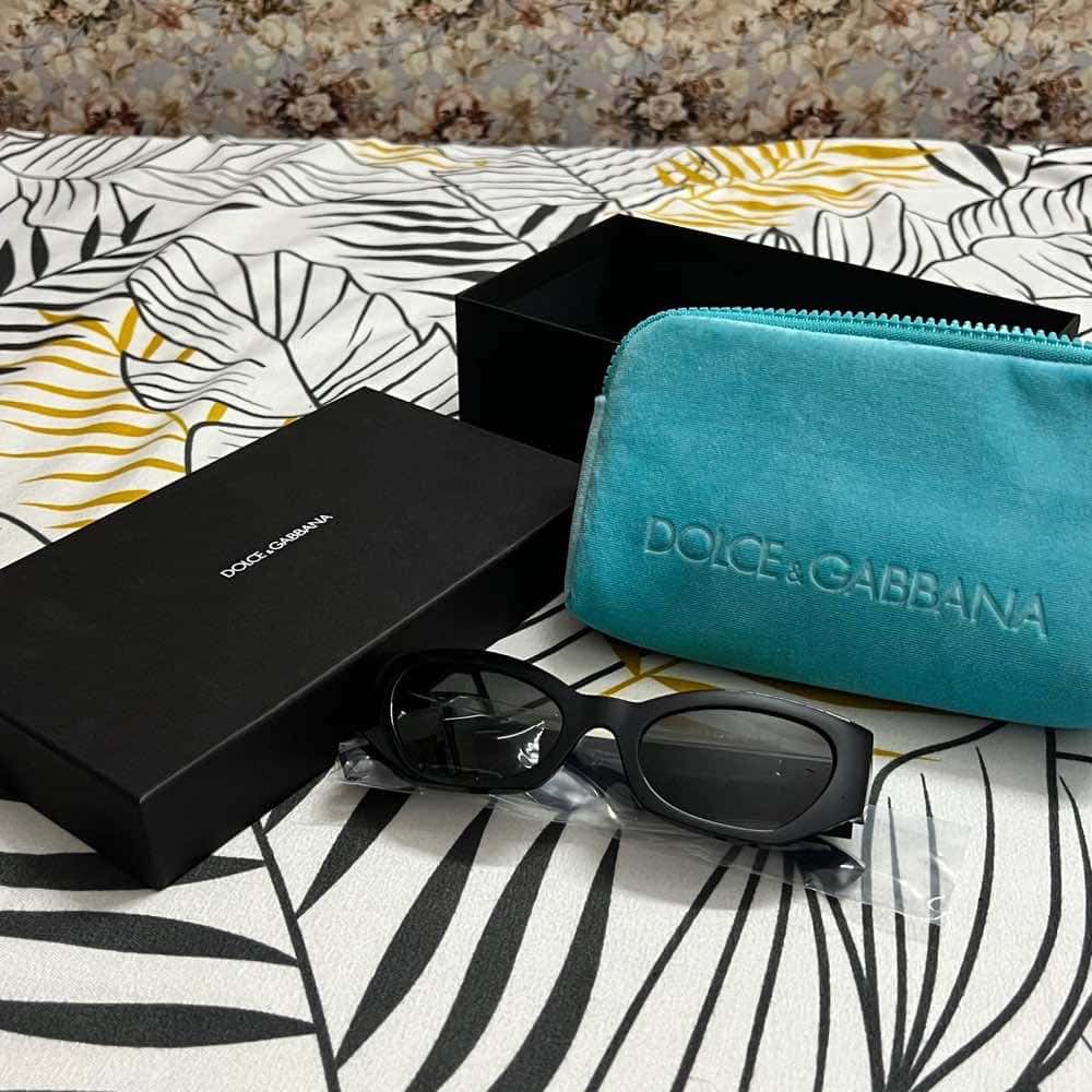 Dolce & Gabbana Cateye Sunglasses Black Plastic Polycarbonate Never worn, with tag - Inside View