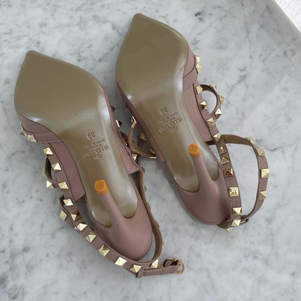 Valentino Garavani Rockstud pumps Brown Leather Never worn - Model View
