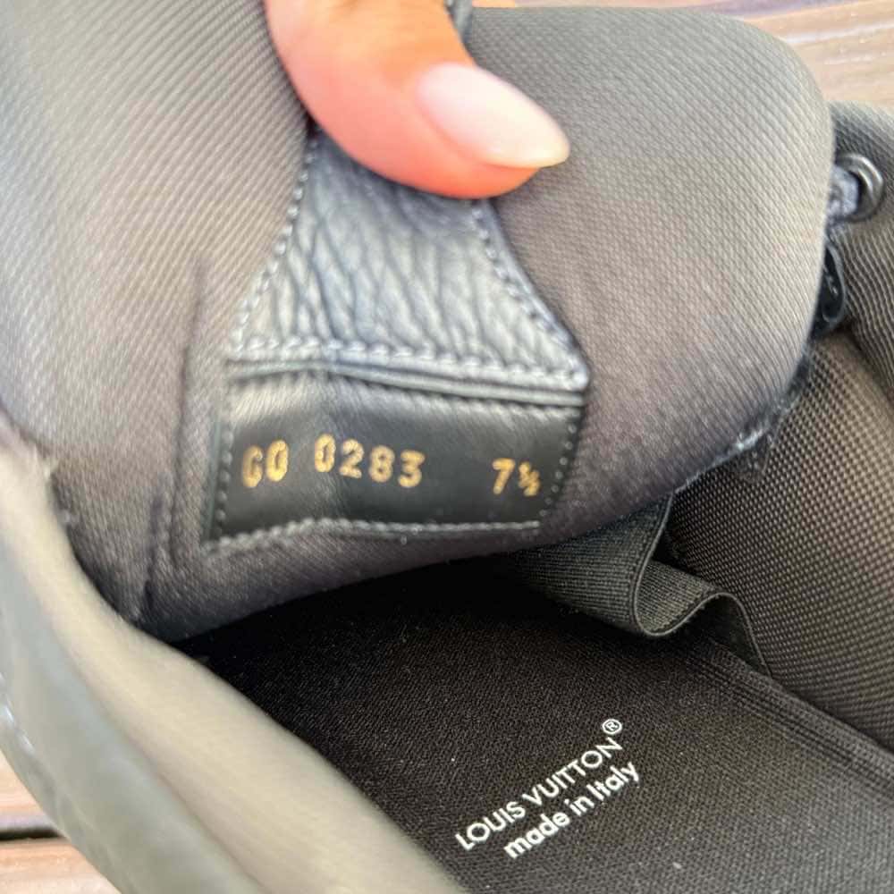 Louis Vuitton LV Skate Black Leather Very good - Model View