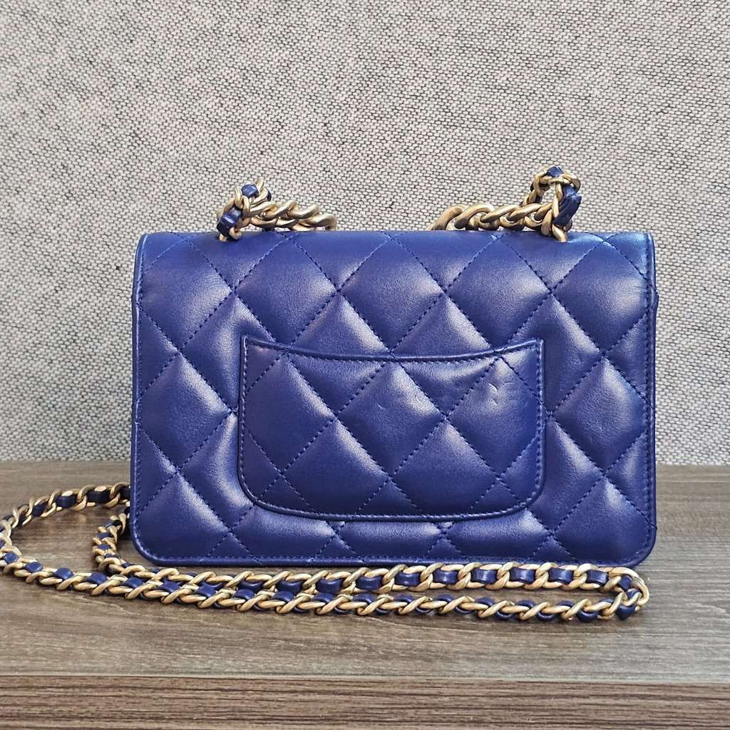Chanel MINI DUAL HANDLE Blue Leather Good condition - Back View