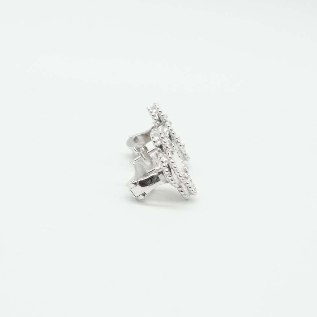 Van Cleef & Arpels Vintage Alahambra K18WG Mother-of-Pearl White White Gold Good - Model View