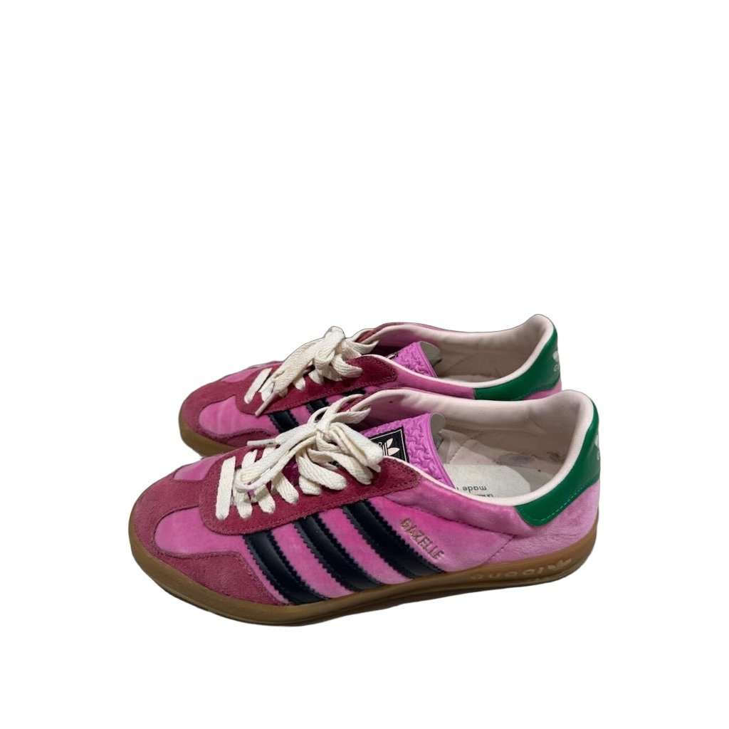 Gucci Gucci gazelle Pink Sneakers Pink Velvet Very good - Front View