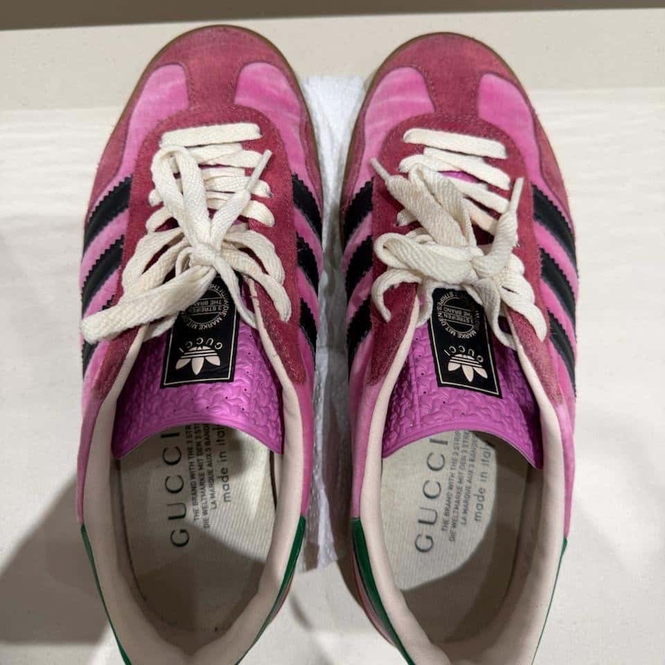 Gucci Gucci gazelle Pink Sneakers Pink Velvet Very good - Model View