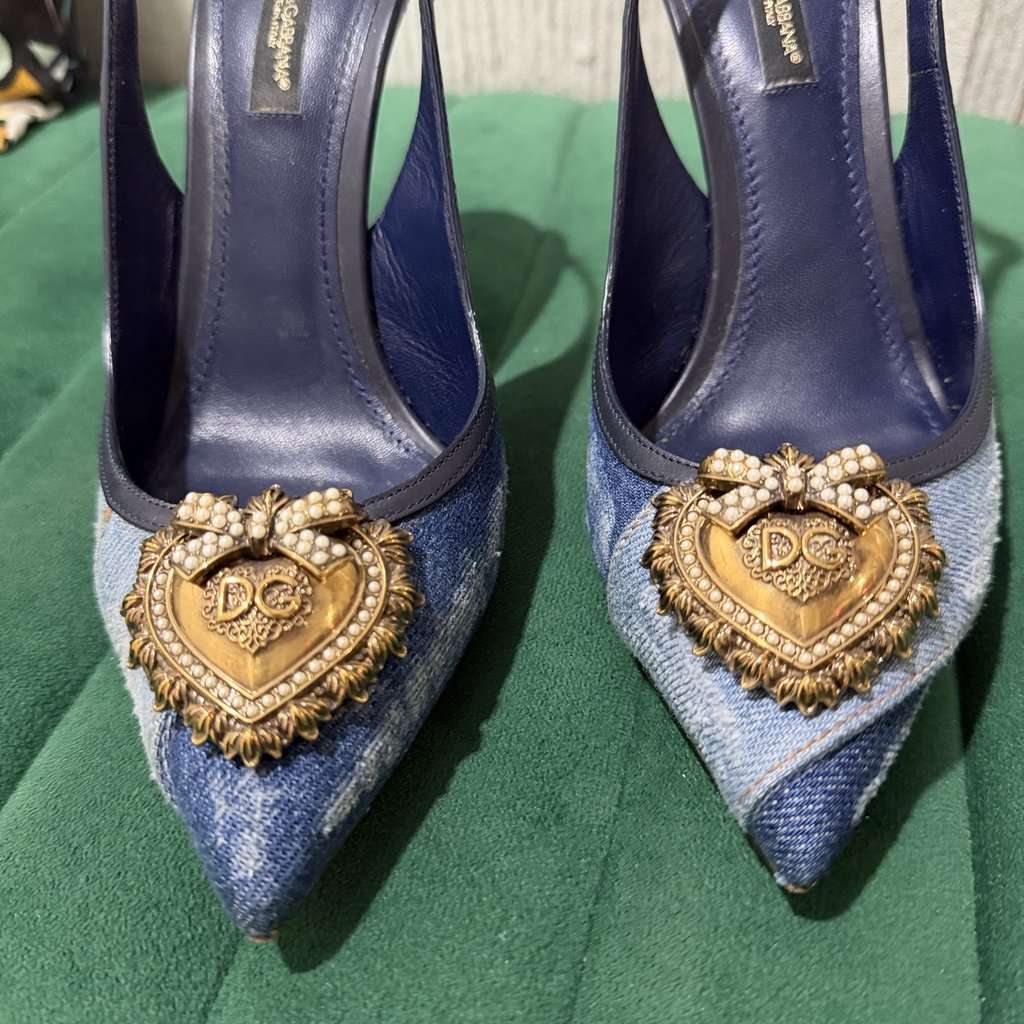 Dolce & Gabbana Devotion Denim Pumps Heels Navy Denim Never worn - Model View
