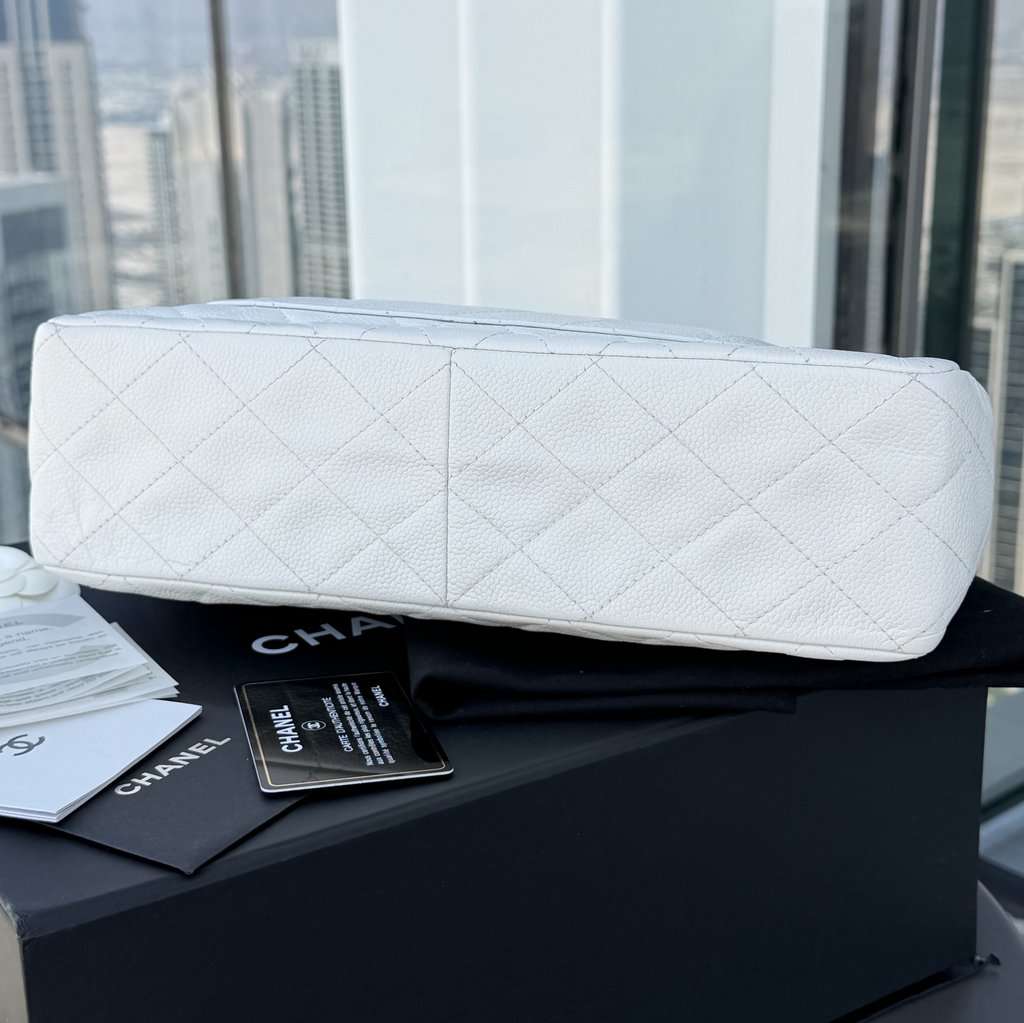 Chanel Jumbo Single Flap Caviar White Leather Good condition - Inside View