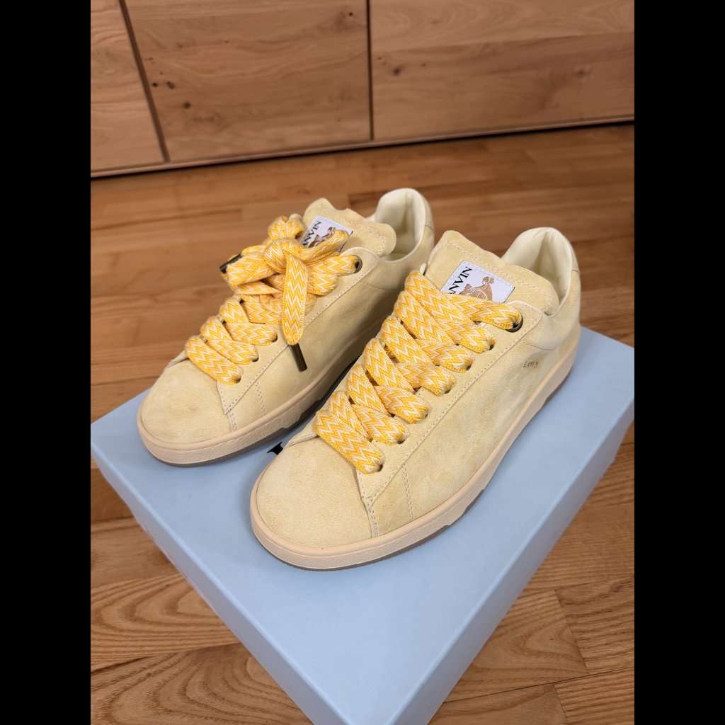 Lanvin Curb Lite Low Sneaker Yellow Never worn - Model View