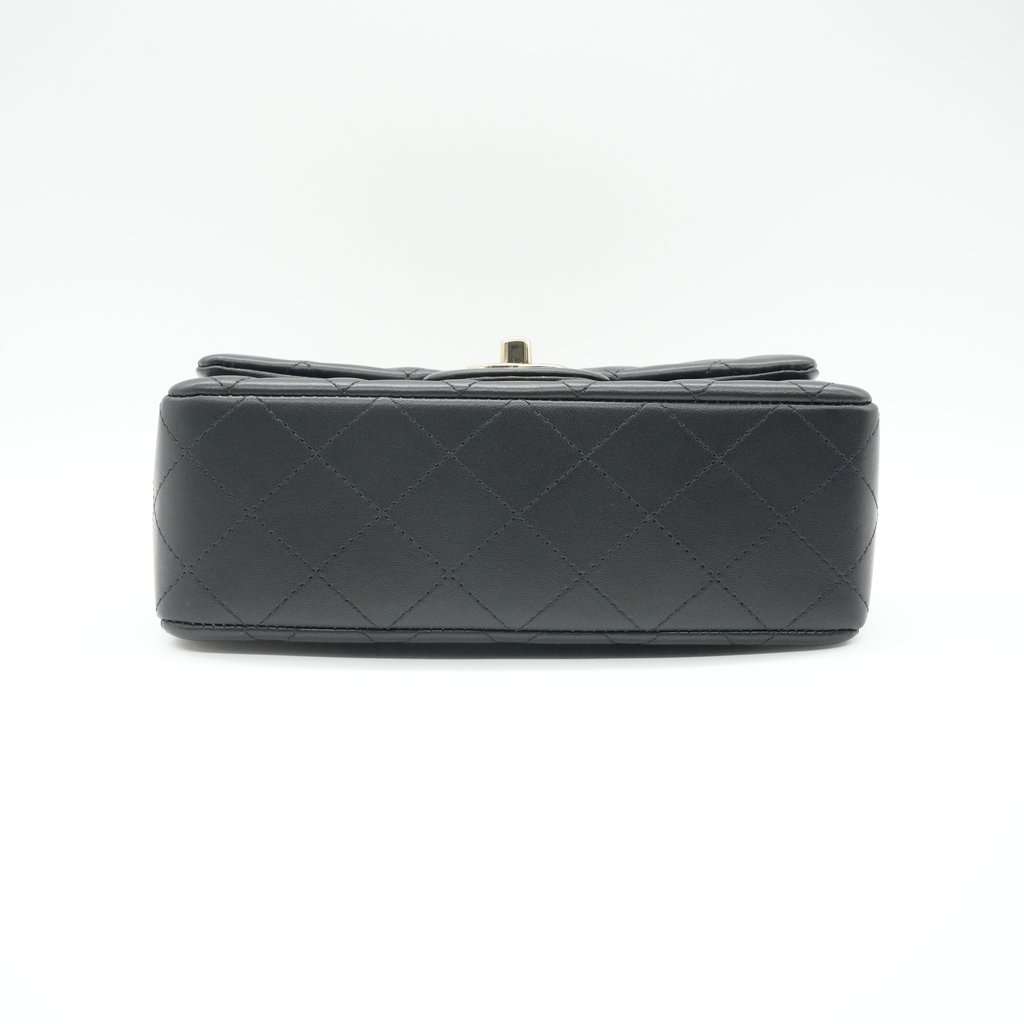 Chanel Mini 20 Classic Single Black Leather Never worn - Inside View