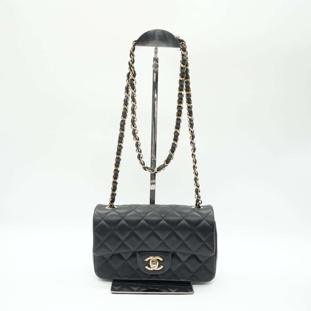 Chanel Mini 20 Classic Single Black Leather Never worn - Box View