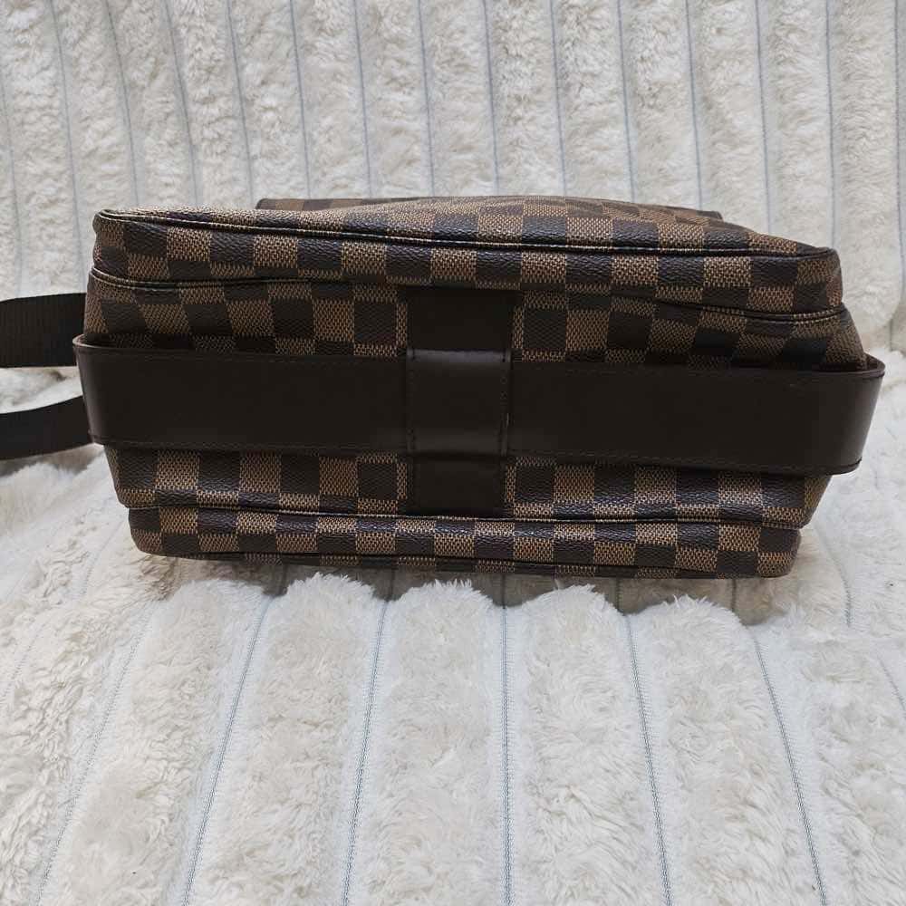 Louis Vuitton Naviglio Messenger Brown Canvas Gold Good - Model View