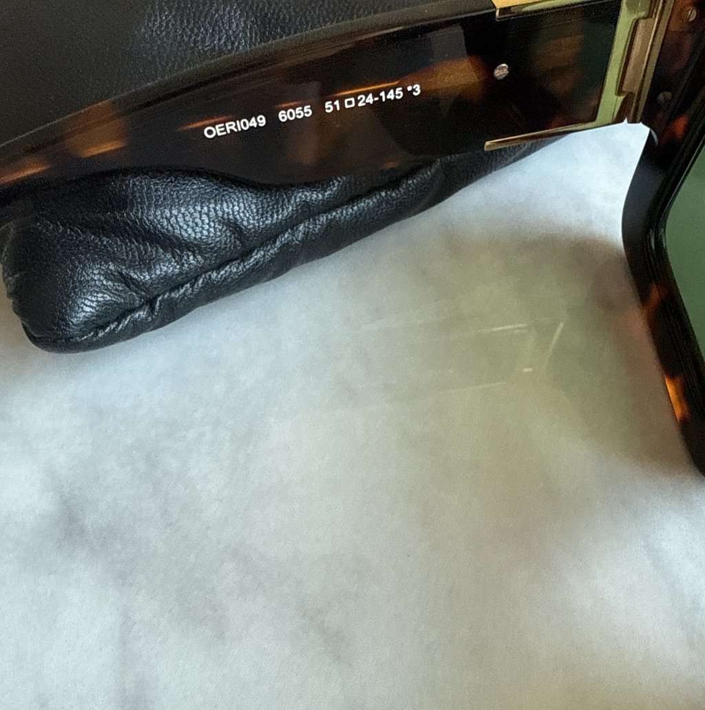 Off-White Leonardo Square Sunglasses Beige Very good - Model View