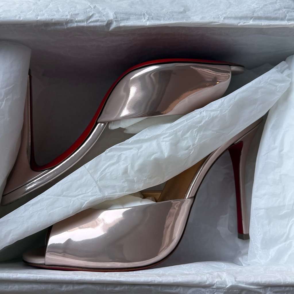 Christian Louboutin Me Dolly 100 Gold Never worn - Back View