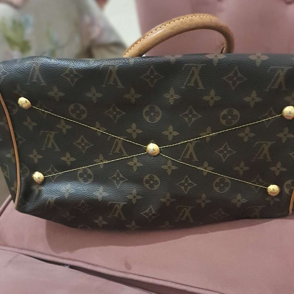 Louis Vuitton Very Good Condition Brown Canvas Very good condition - Model View