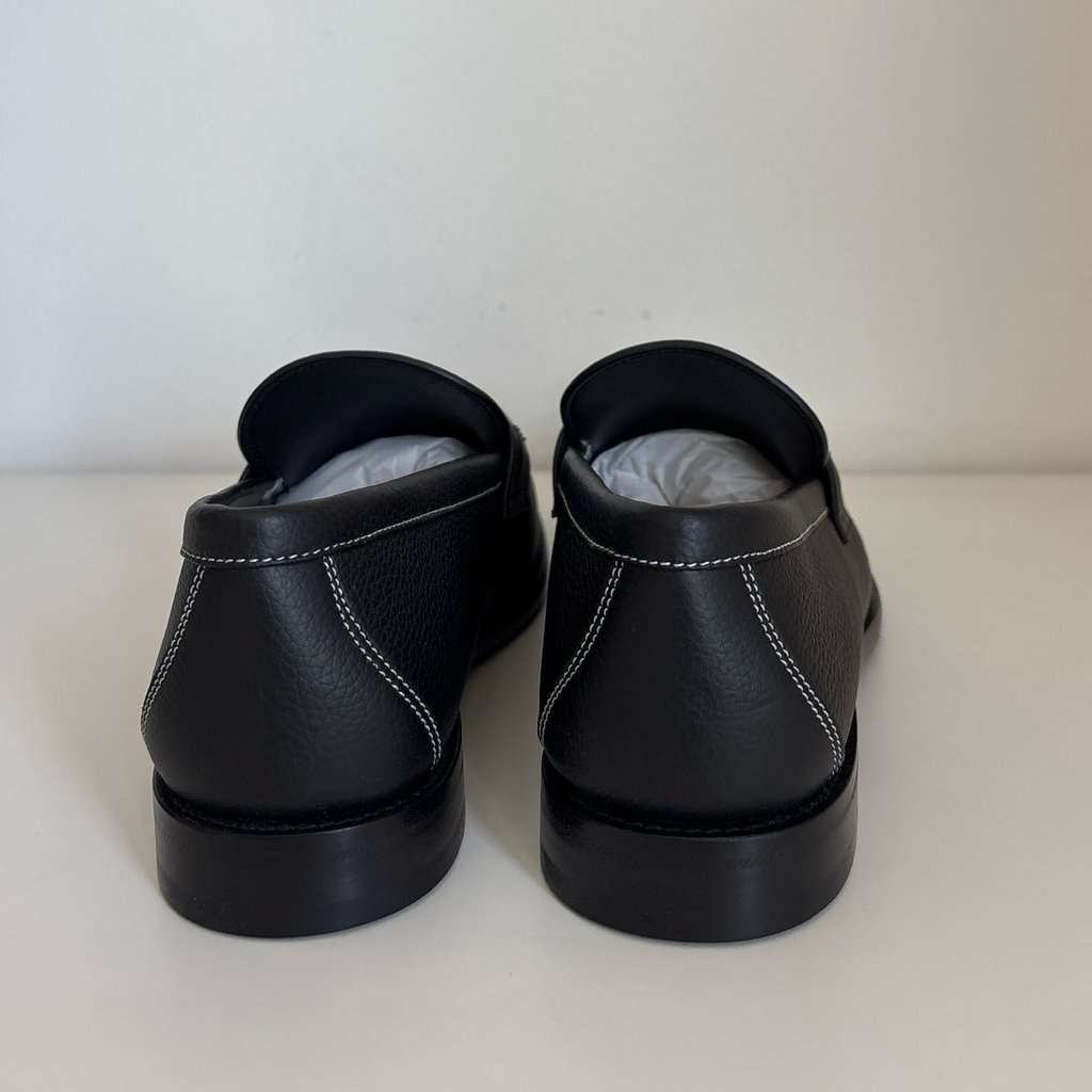 Louis Vuitton Brand New, Never Worn. Black Leather Never worn, with tag - Inside View